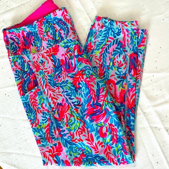 Lilly Pulitzer RARE Luxeletic 7/8 capri - Picture 1 of 6